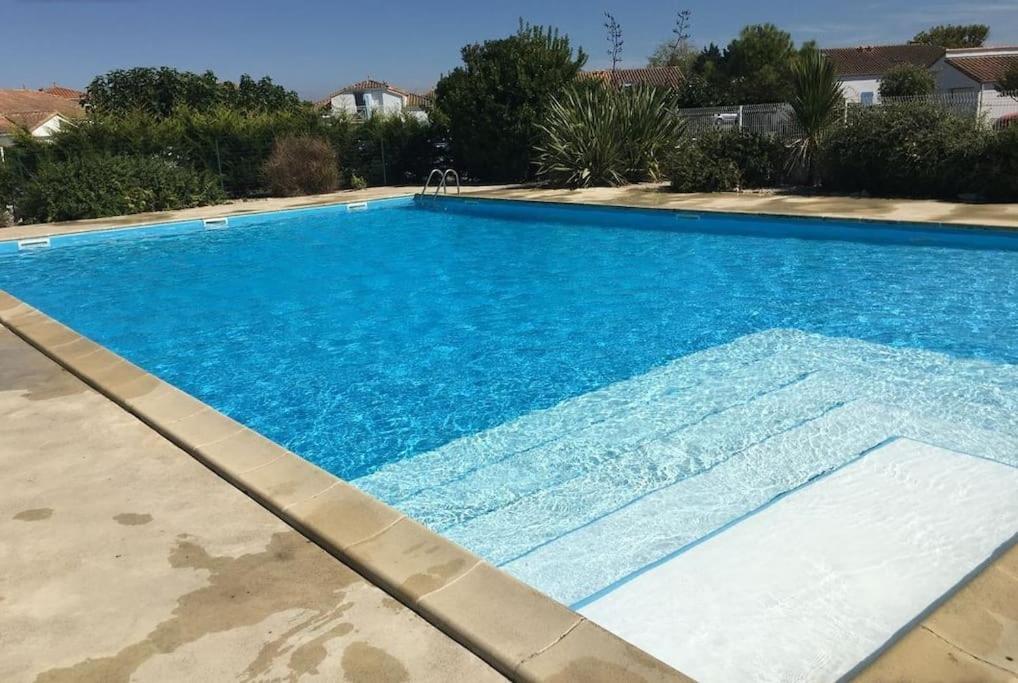לה פוט-סור-מר Maison De Vacances En Bord De Mer, Avec Piscine מראה חיצוני תמונה